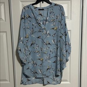 T Tahari Blue Bird Print Blouse